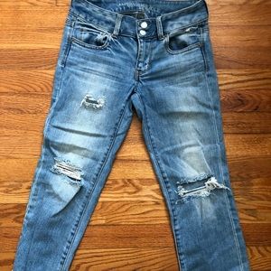 American Eagle Distressed Crop